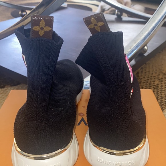 USED Authentic LV Sneakers Box and bags included size 10 - Picture 5 of 6